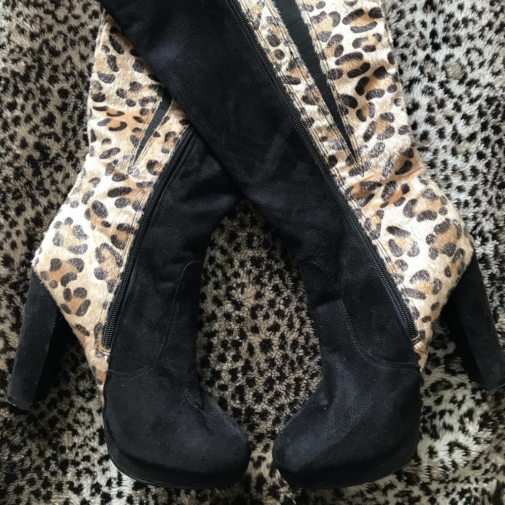 Size 10 Leopard Print/Black Boots